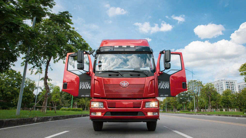 Xe đầu kéo FAW J6L 390HP