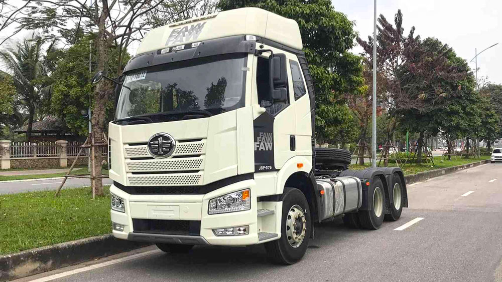 Xe đầu kéo Faw J6P
