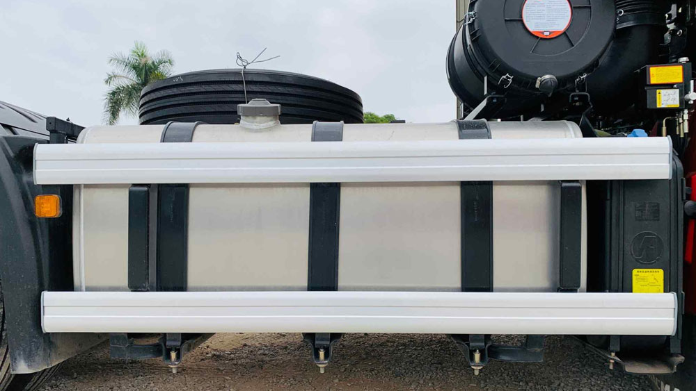 Bình chứa nhiên liệu trên xe đầu kéo Shacman