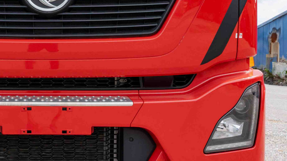 Cụm đèn trên xe đầu kéo Dongfeng