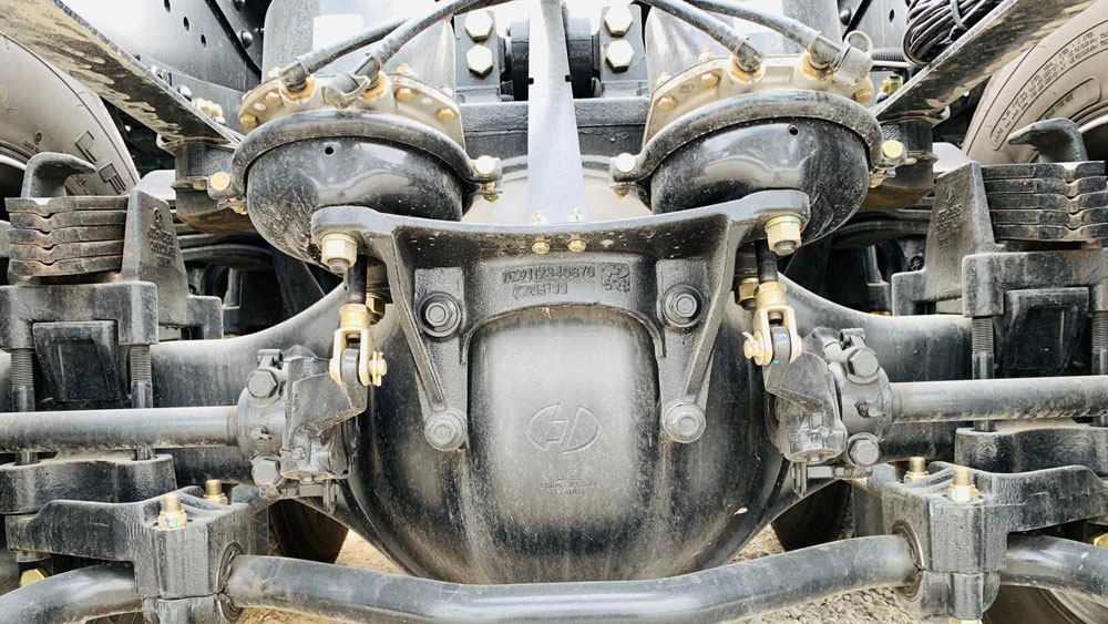 Hệ thống cầu trên xe đầu kéo Shacman