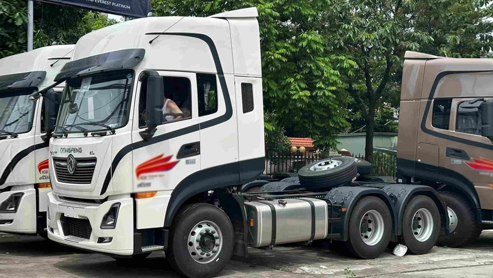 Xe đầu kéo Dongfeng KL 420HP