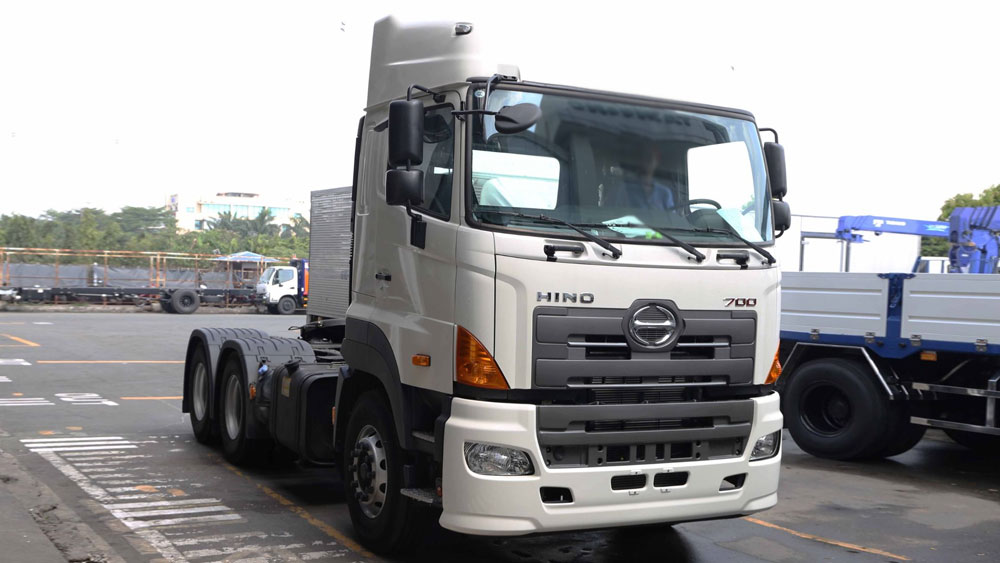 Xe đầu kéo Hino 700
